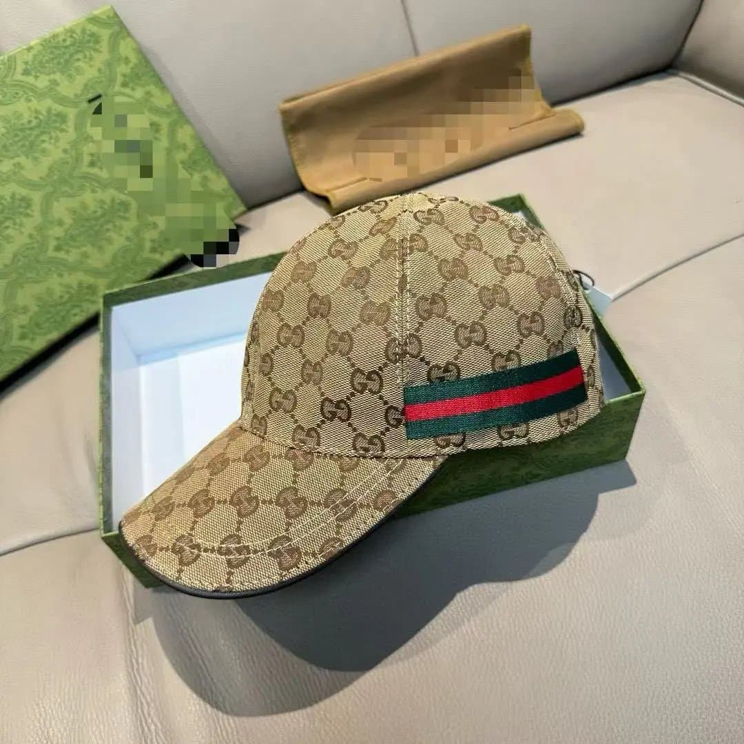 Gucci GG Supreme Baseball Cap with Web Stripe